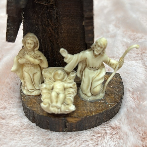 Vintage Italian Nativity Creche Features Josef, Mary & Baby Jesus - Picture 2 of 5